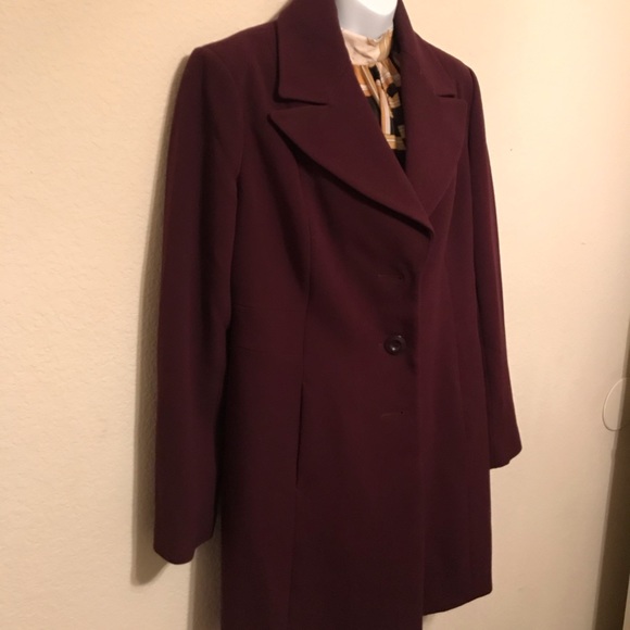 Wine wool knee length coat. - Picture 1 of 9